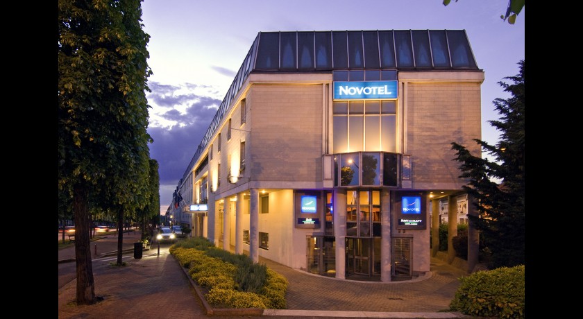 Hotel Novotel Le Chesnaychâteau De Versailles