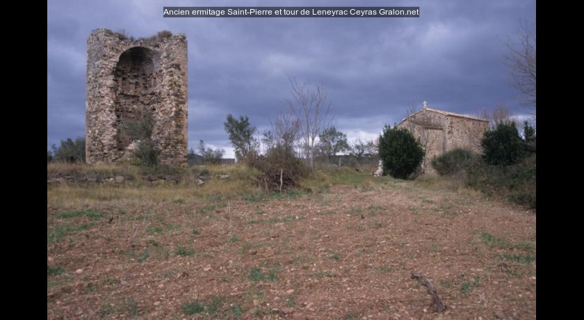 Ancien ermitage Saint-Pierre et tour de Leneyrac