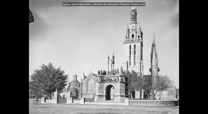 Eglise Saint-Germain, calvaire et ossuaire